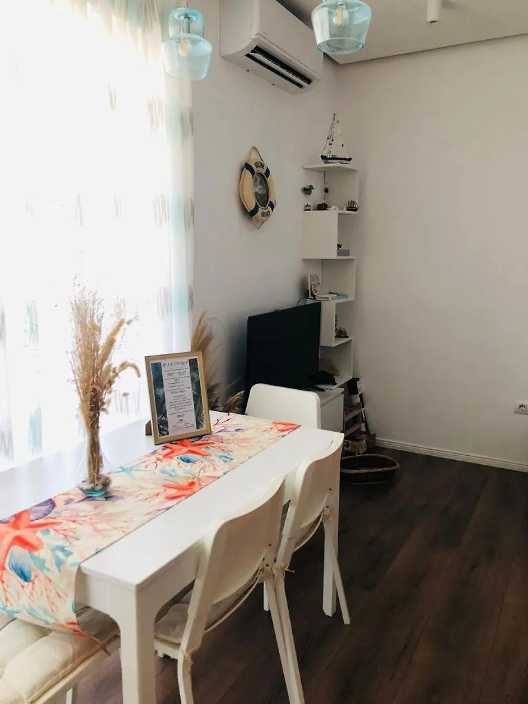 Himara Seaside Apartment Albánie