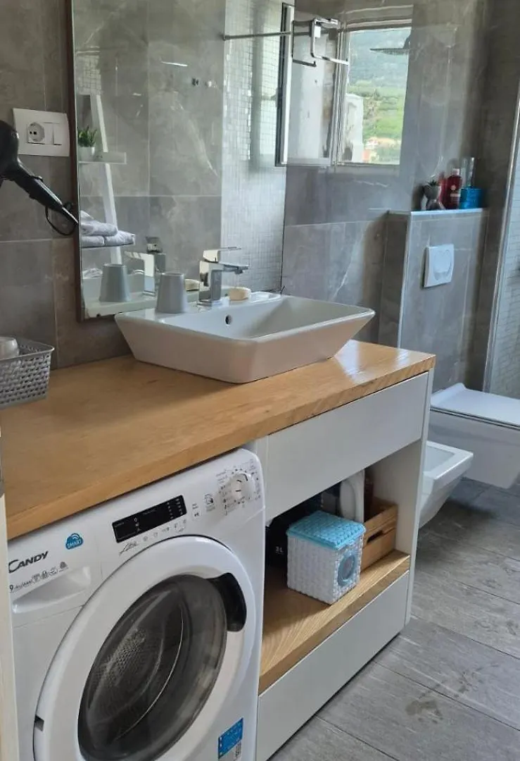 Himara Seaside Apartment